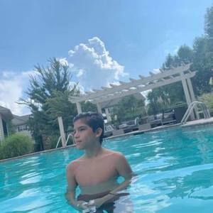 Meet your Posher, Aaron